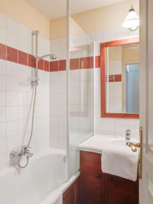 1-Appt Avec Piscine A St-Jean Pays-Basque Apartman Uhart-Cize Kültér fotó